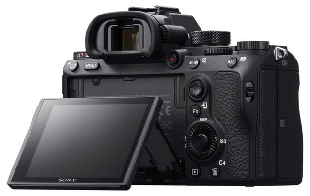 bythom sony a7rIII backtilt