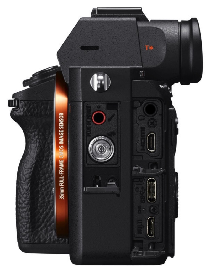 bythom sony a7rIII side